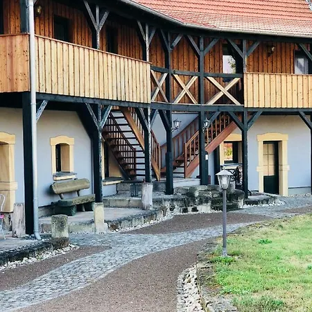 Landkulturhof Gluecksbringer شقة